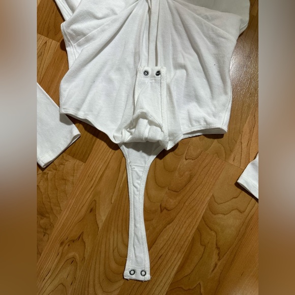 V-neck bodysuit - Picture 4 of 5